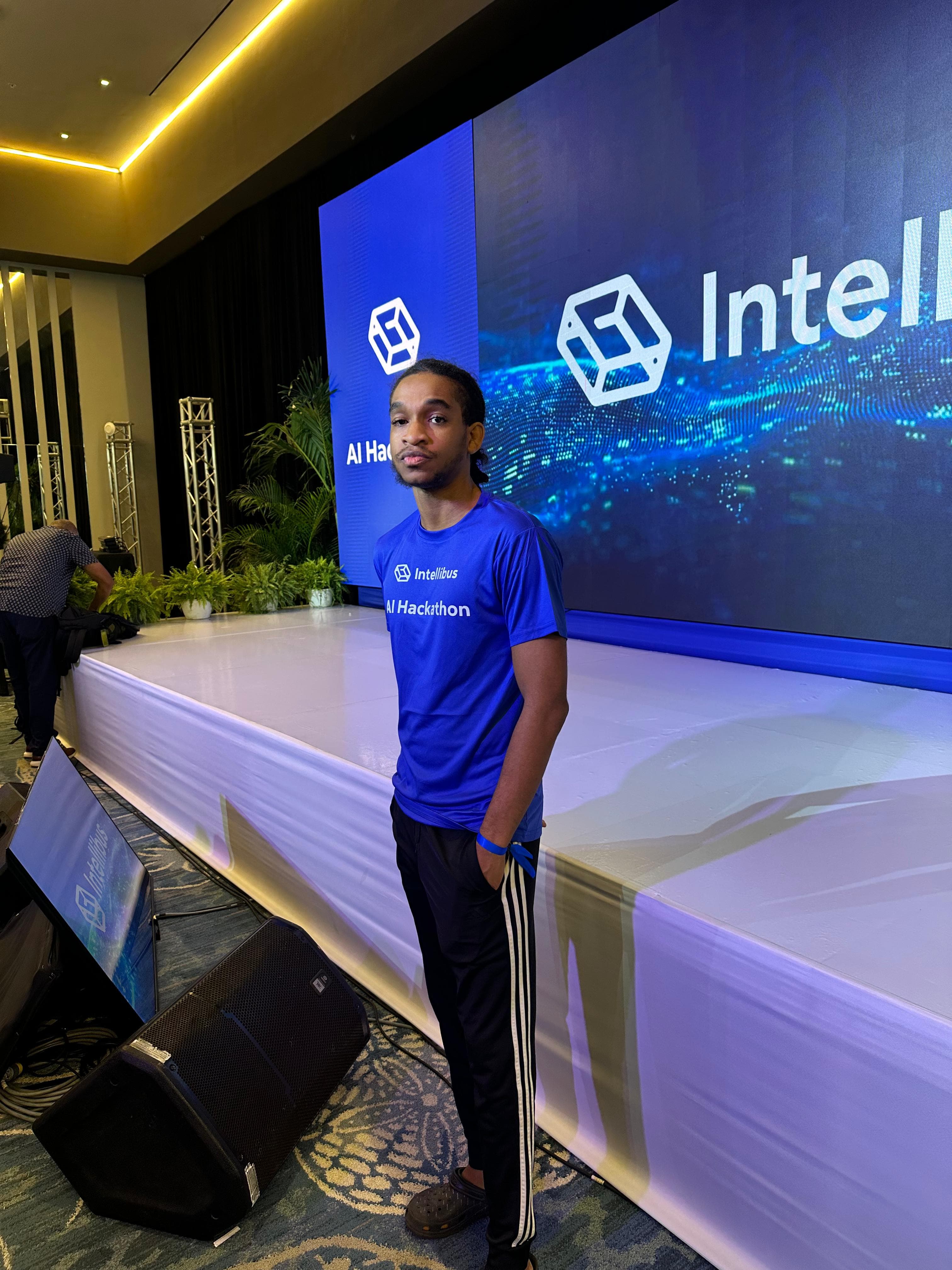 Jonathan presenting at Intellibus